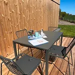 Strandnahe 4 *